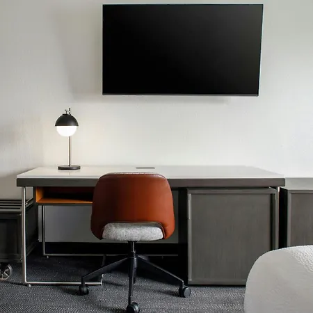 Courtyard By Marriott Wichita East-2