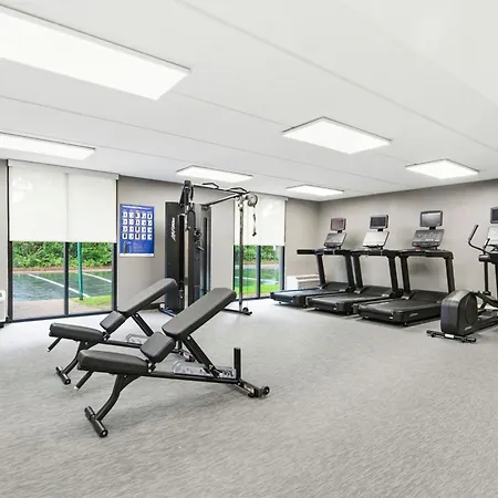 Courtyard By Marriott Columbus-3