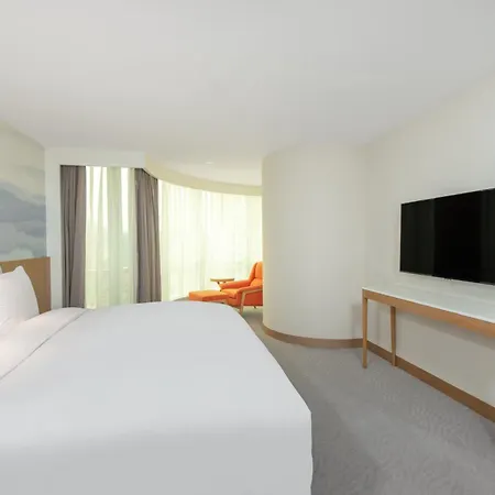 Crowne Plaza Zhuhai City Center By Ihg-2