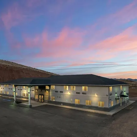 Quality Inn & Suites Salina National Forest Area-2