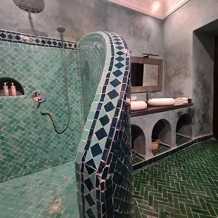 Riad Mur Akush-2