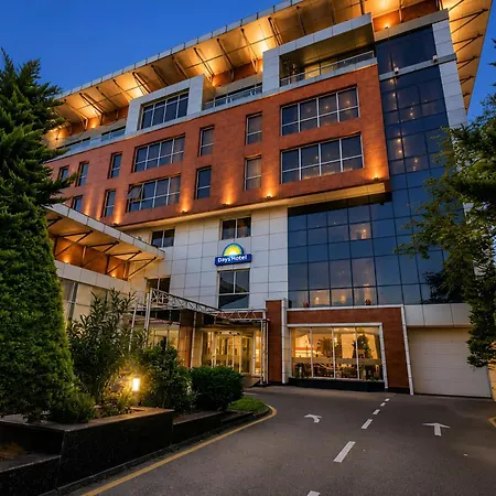 Days Hotel By Wyndham Baku-2