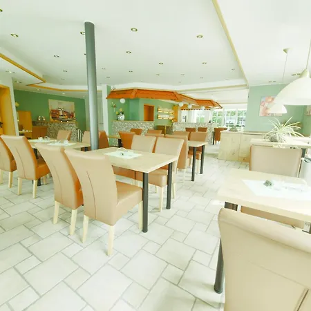 Hotel Zum Kreuzberg-3
