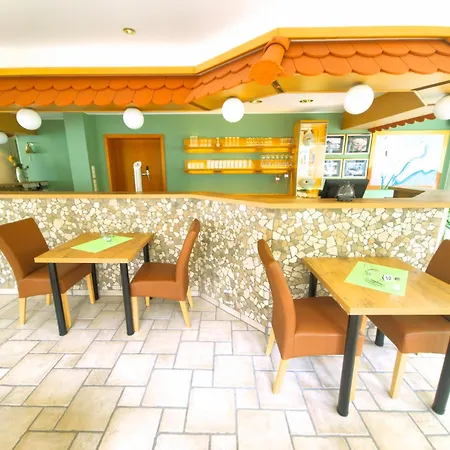Hotel zum Kreuzberg-2
