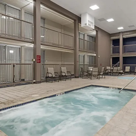 Best Western Plus Willmar-3