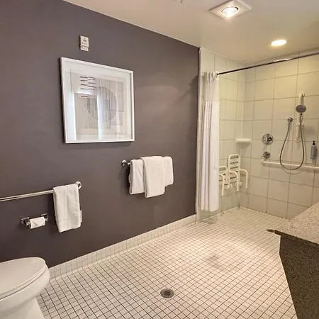 Courtyard By Marriott Waterloo St. Jacobs-3