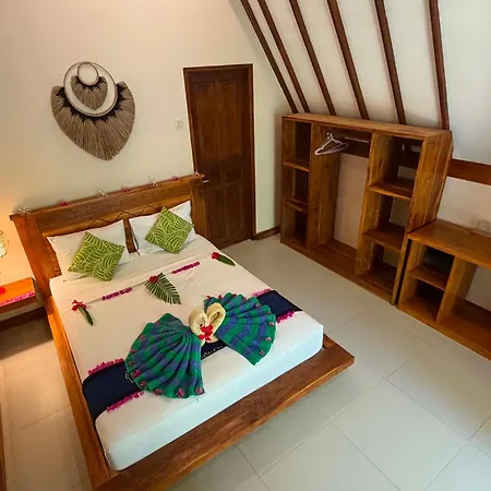 Lucy'S Garden Hotel-3