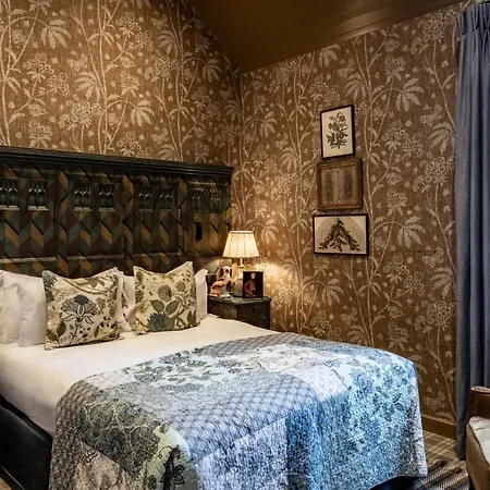 The Loch Lomond Arms Hotel-2
