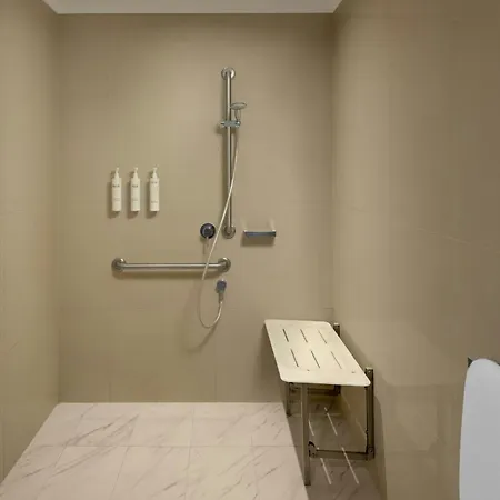 Courtyard By Marriott Darwin-3