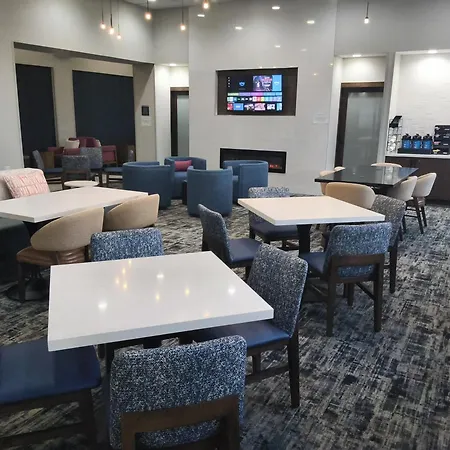 La Quinta By Wyndham New Haven-3