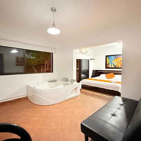Hotel Lleras Premium #1-2