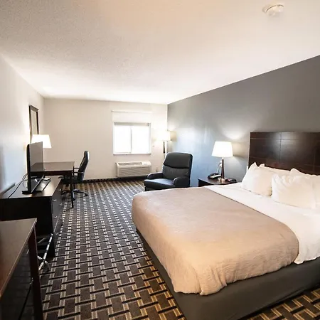 Quality Inn & Suites Watertown Near Prairie Lakes Ice Arena-2
