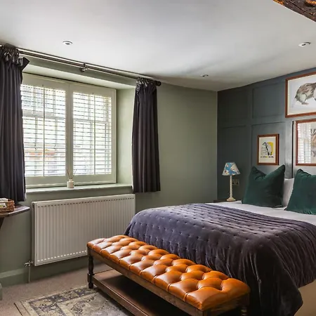 The Bell & Stuart House-3