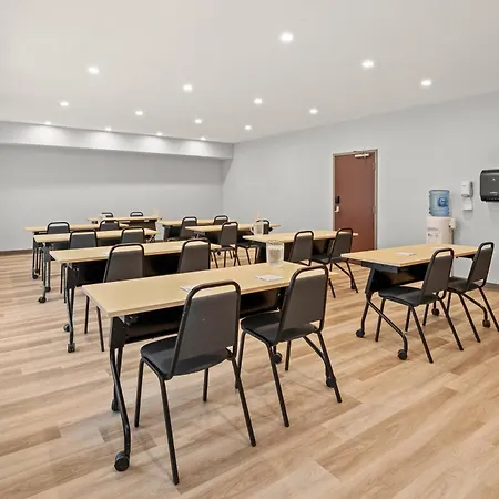 Home Inn & Suites Regina Airport-2