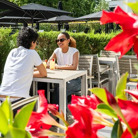 Renaissance Paris Hippodrome De St. Cloud Hotel-3