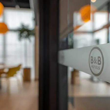 B&B Hotel Nimes Centre Arenes-2