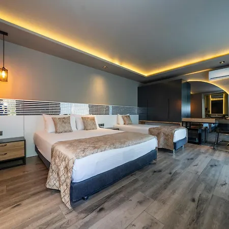 S3 Seahorse Beach Club-3