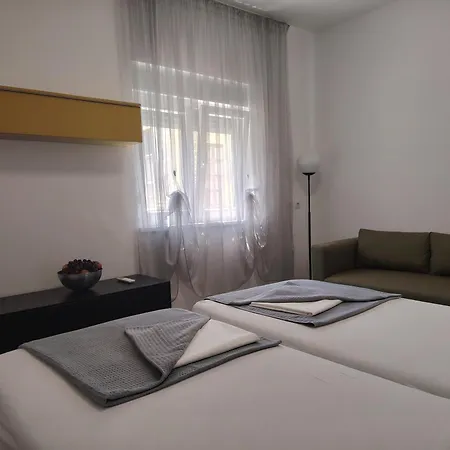 Green Lighthouse Rooms-2