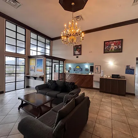 Days Inn & Suites By Wyndham Tuscaloosa - Univ. Of Alabama-3