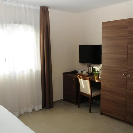 Hotel Port Toga-3