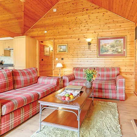 Tilford Woods Lodge Retreat-2