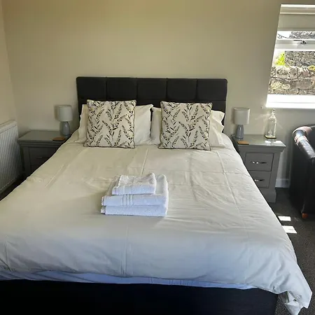 Chevin End Guest House-3