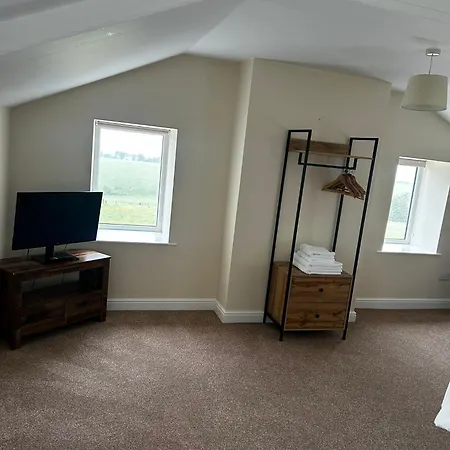 Chevin End Guest House-3