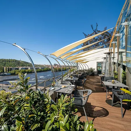 Dancing House Hotel - Tancici Dum-3