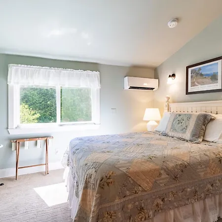 Sylvan Inn Bed & Breakfast-3