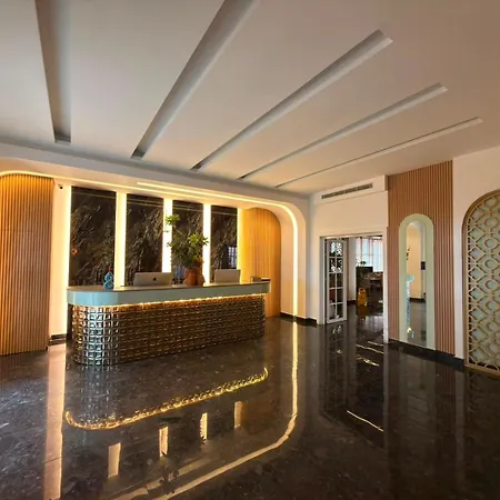 Royal Grand Hotel-2