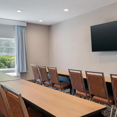 Hampton Inn & Suites Rockland-3
