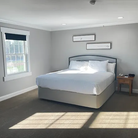 Farmstead Inn And Conference Center-3