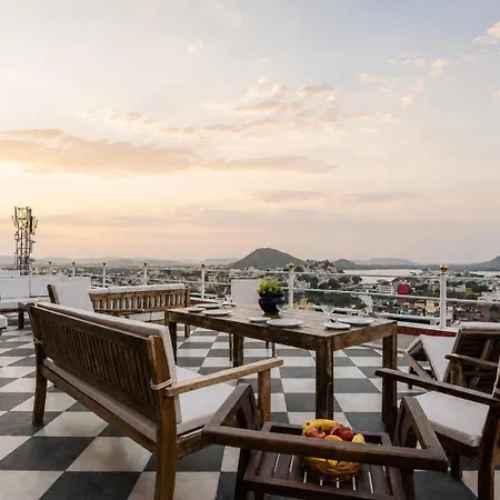Raj Kuber - A Boutique Lake View Hotel-2