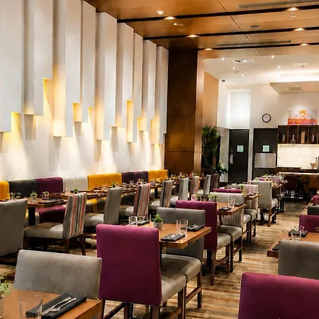 Holiday Inn Hotel & Suites - Montreal Centre-Ville Ouest By Ihg-2