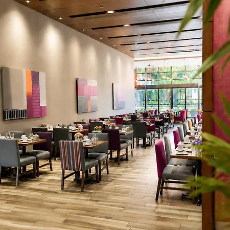 Holiday Inn Hotel & Suites - Montreal Centre-Ville Ouest By Ihg-2