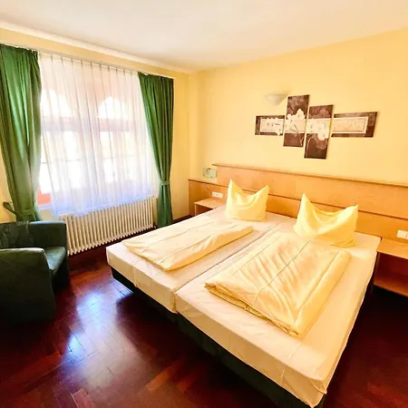 Hotel Hoepfner Burghof-3