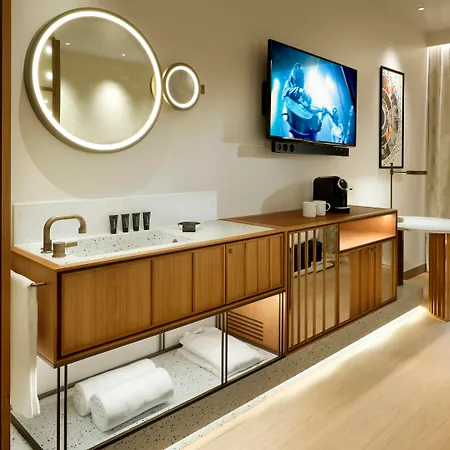 Hard Rock Hotel Madrid-3