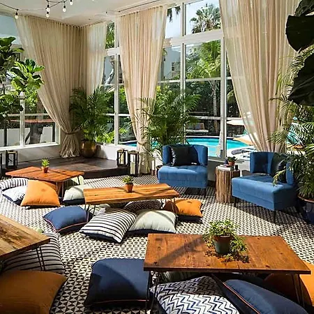 Hotel Rendale Miami Beach-3