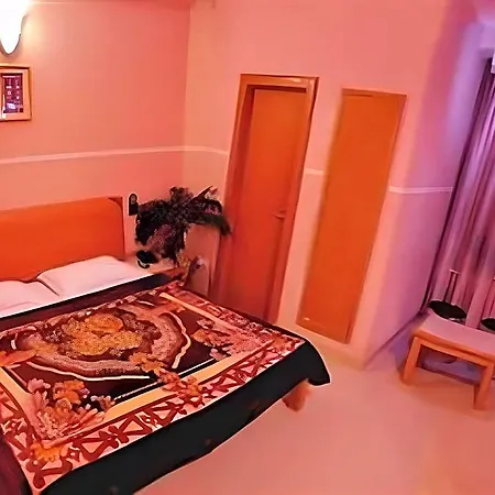 Hotel Queen-2