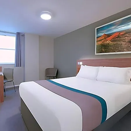 Travelodge London Feltham-3