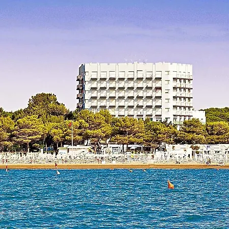 International Beach Hotel-2