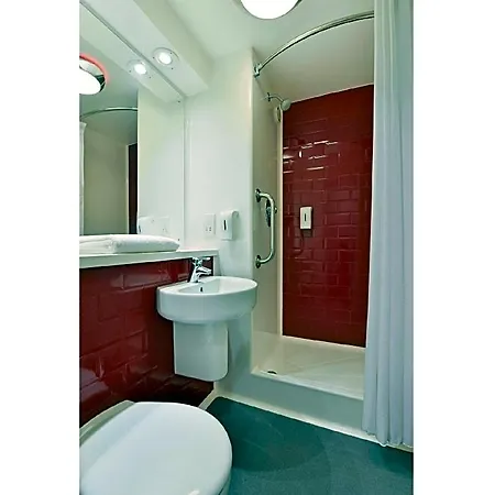 Travelodge London Hounslow-3