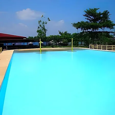Camp Holiday Resort & Recreation Area-2