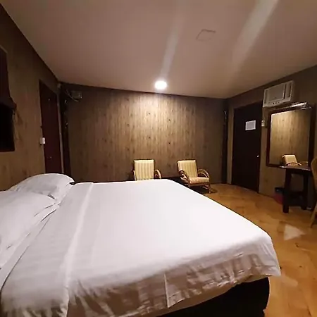 Dragon Inn Floating Resort-3