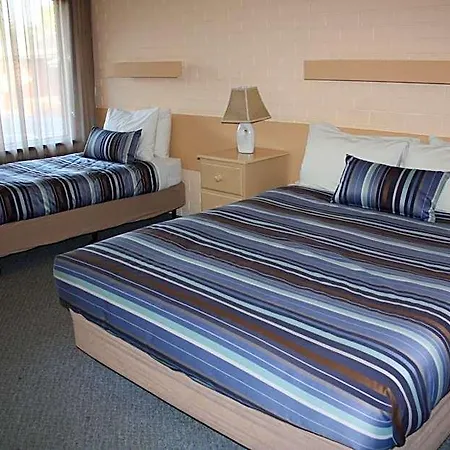 Raglan Motor Inn-3