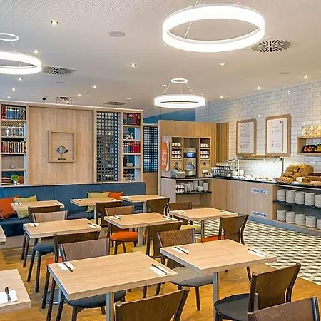 Holiday Inn Express - Freiburg - City Centre-2
