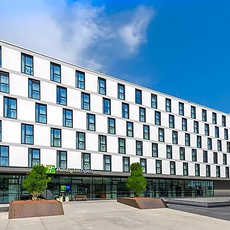 Holiday Inn Express - Freiburg - City Centre-3