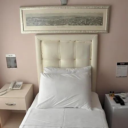 Huxley Hotel And Aparts Old City-2