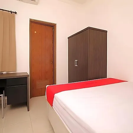Reddoorz Plus Near Trisakti University-3