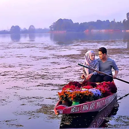 Floating Heaven Group Of Houseboats-2